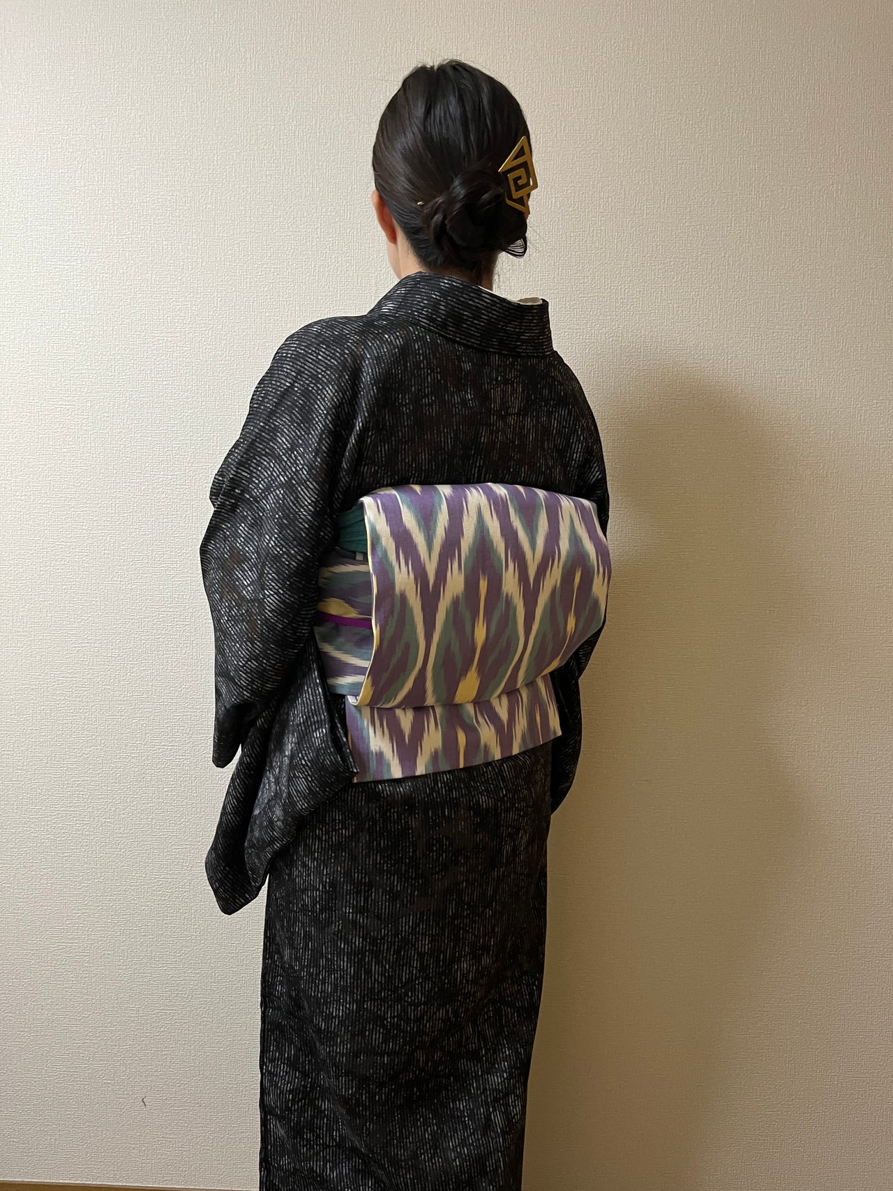 木綿 イカット柄 絣 全通 九寸名古屋帯 ボルドー味の赤×墨黒×ベージュ 極美品 楽天市場】【新古品】 名古屋帯 未使用 貴久樹 京都 木綿 綿 全